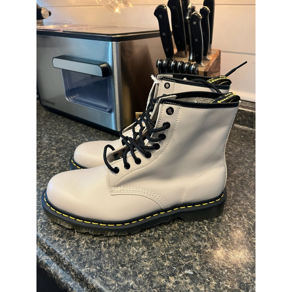 New DR. MARTENS 1460 SMOOTH LEATHER BOOTS - VINTAGE TAUPE - Picture 6 of 12